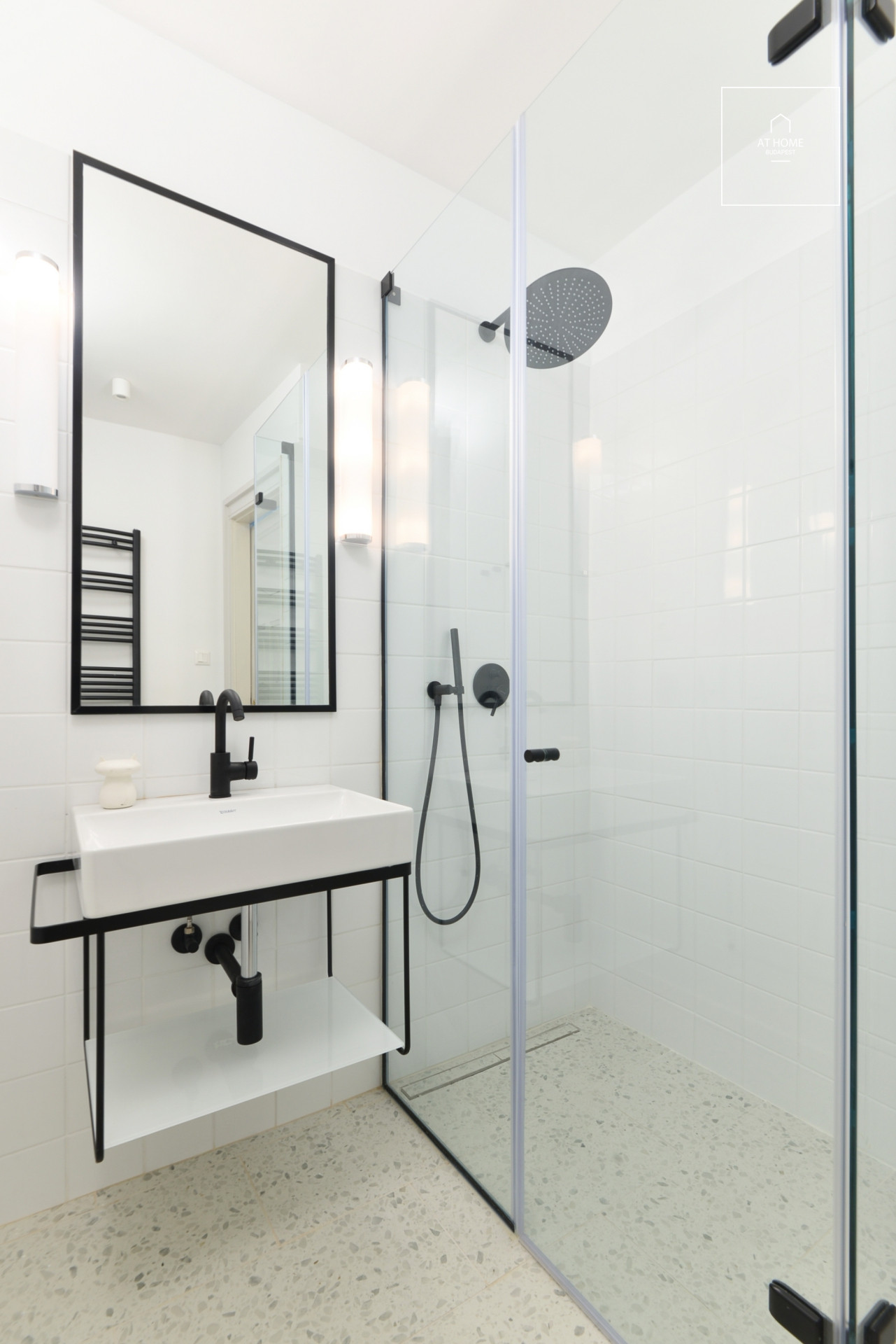 Modern 58 sqm Downtown Apartment in District V, Lipótváros