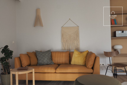 Renovated 3-bedroom apartment with terrace in District I, Krisztinaváros