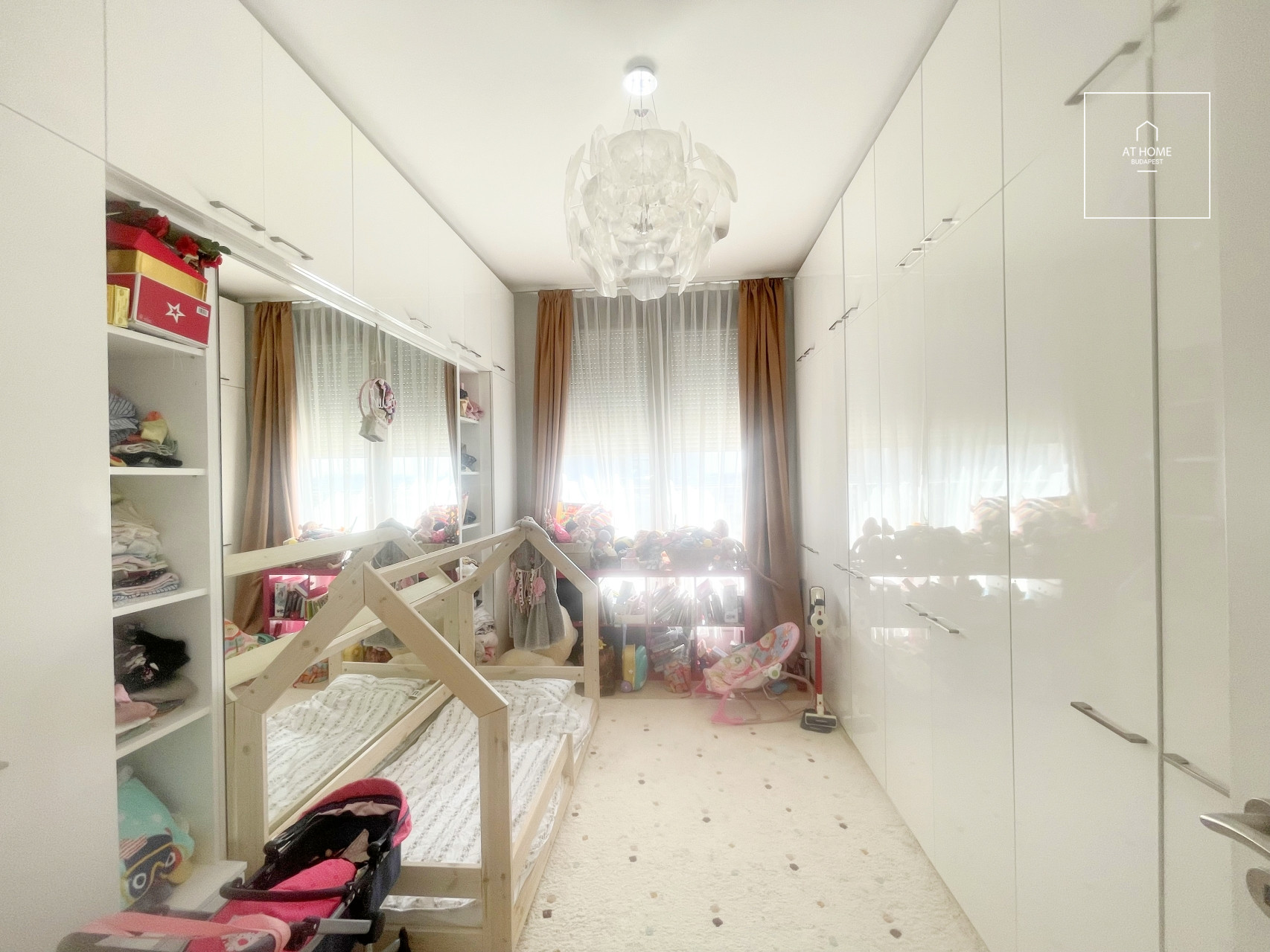 Luxury penthouse with beautiful panorama to the Danube, Budapest, XIII. district.