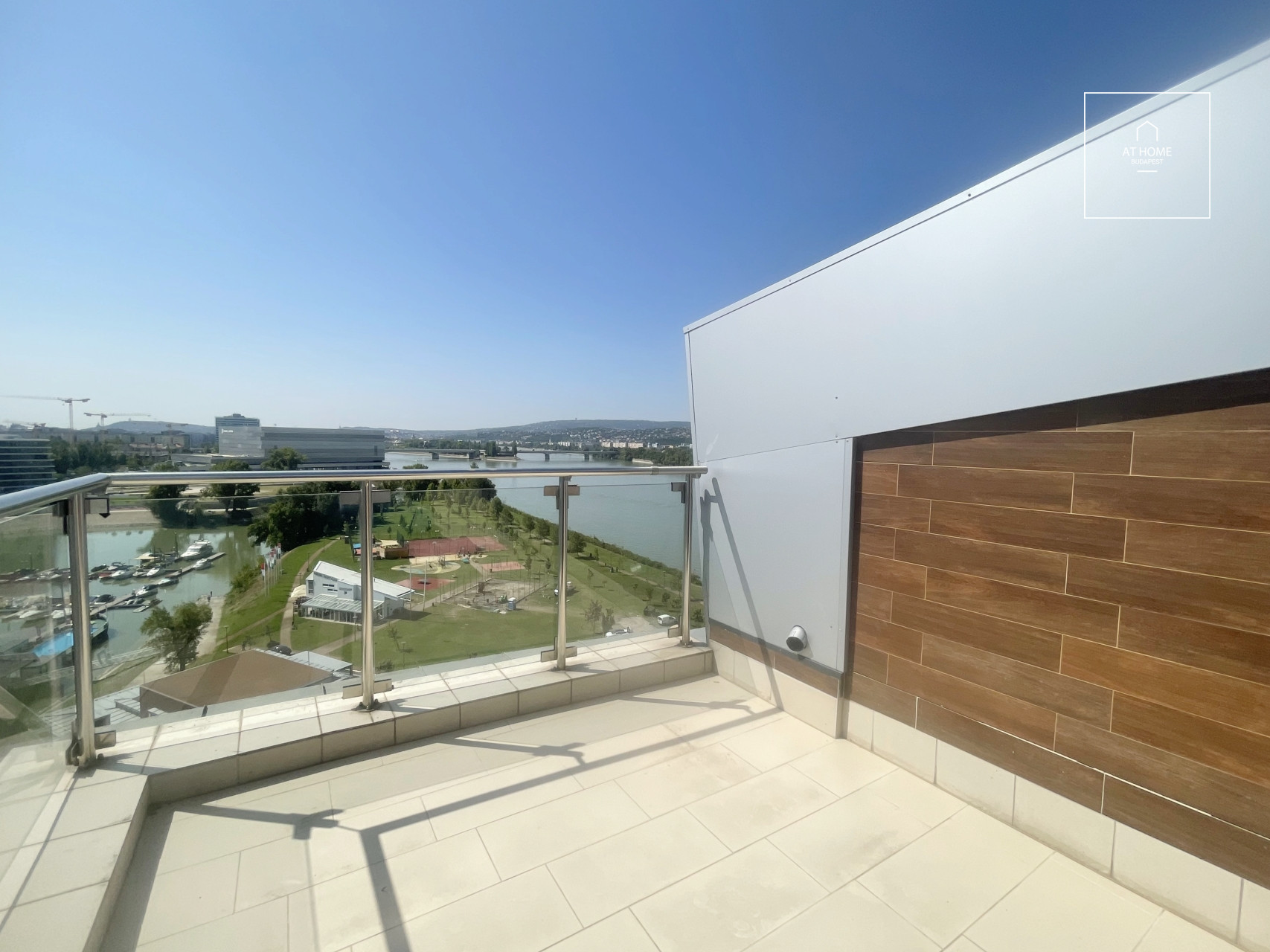 Luxury penthouse with beautiful panorama to the Danube, Budapest, XIII. district.