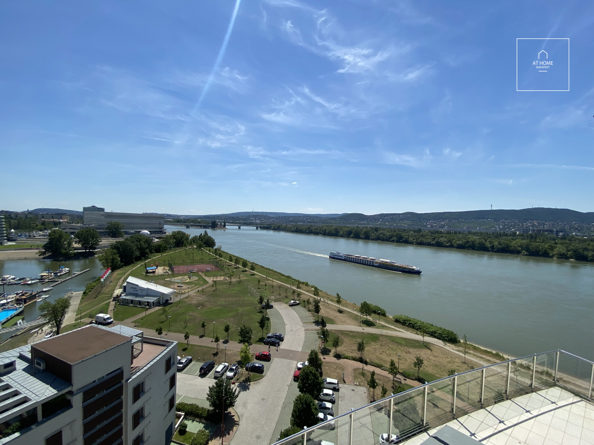 Luxury penthouse with beautiful panorama to the Danube, Budapest, XIII. district.