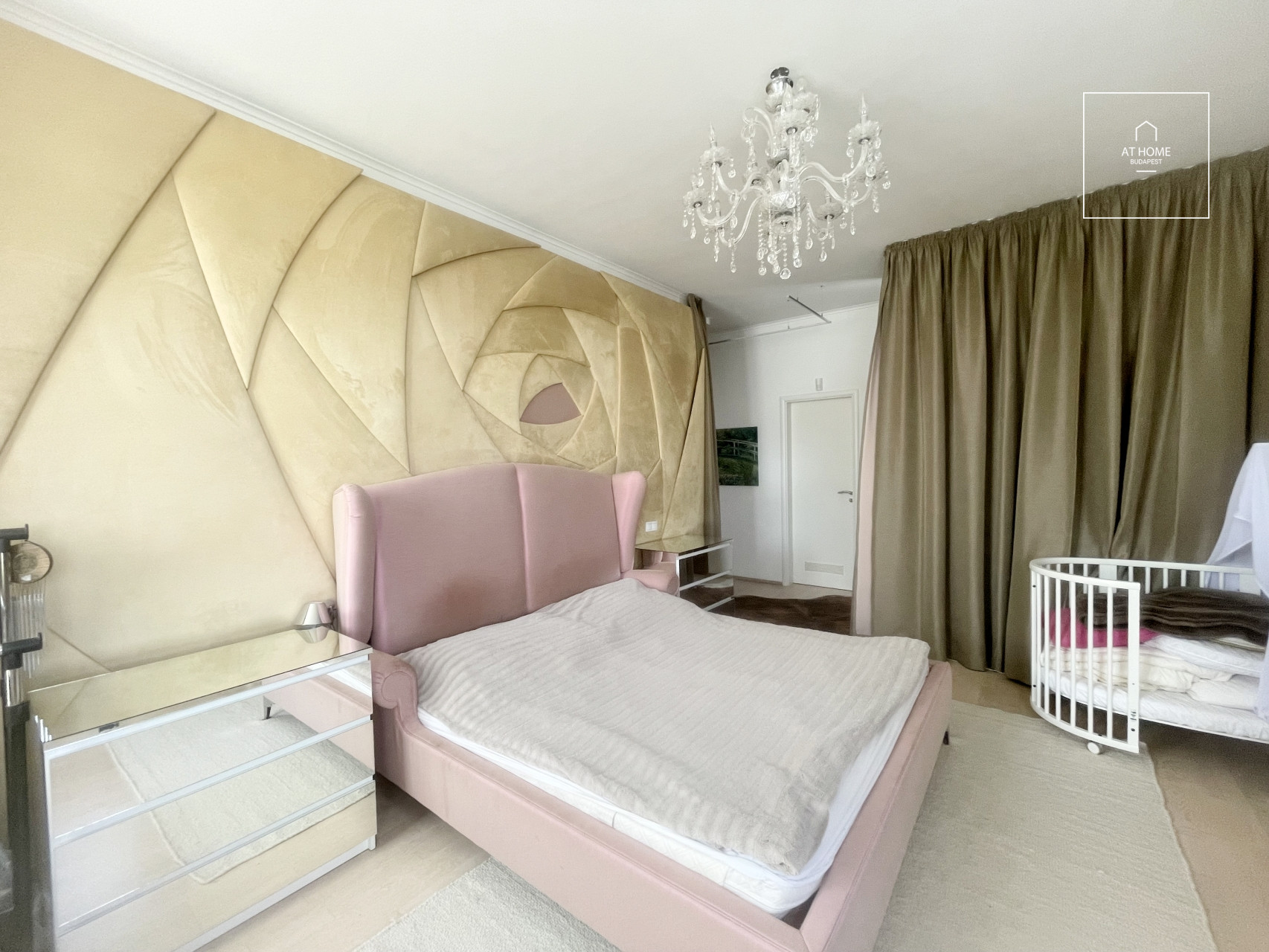 Luxury penthouse with beautiful panorama to the Danube, Budapest, XIII. district.