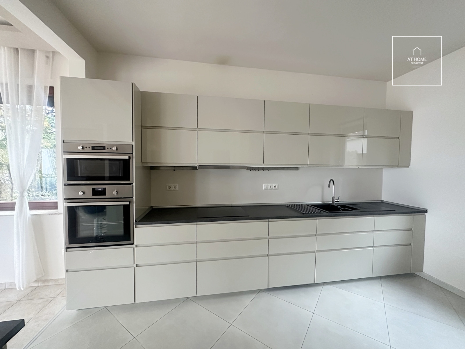 Exclusive detached house for rent Budapest XII. district, Farkasvölgy