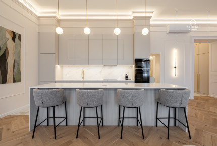 Renovated 2-Bedroom Apartment in District V, Lipótváros