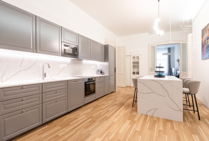 Renovated 2-Bedroom Premium Apartment in District V, Belváros