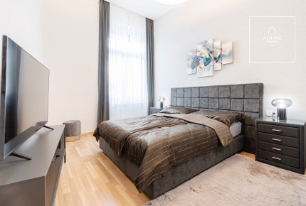 Renovated 2-Bedroom Premium Apartment in District V, Belváros