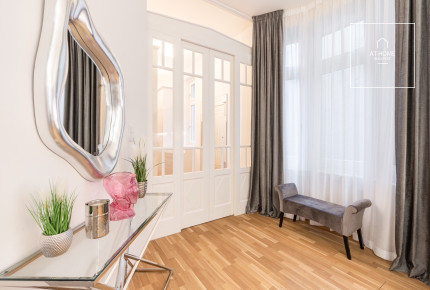 Renovated 2-Bedroom Premium Apartment in District V, Belváros