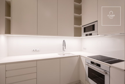 Renovated 2-Bedroom Elegant Apartment in District VII, Erzsébetváros