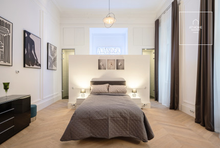 Renovated 2-Bedroom Elegant Apartment in District VII, Erzsébetváros