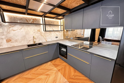 Renovated 2-Bedroom Apartment in District VI, Terézváros