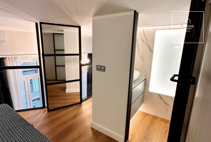 Renovated 2-Bedroom Apartment in District VI, Terézváros
