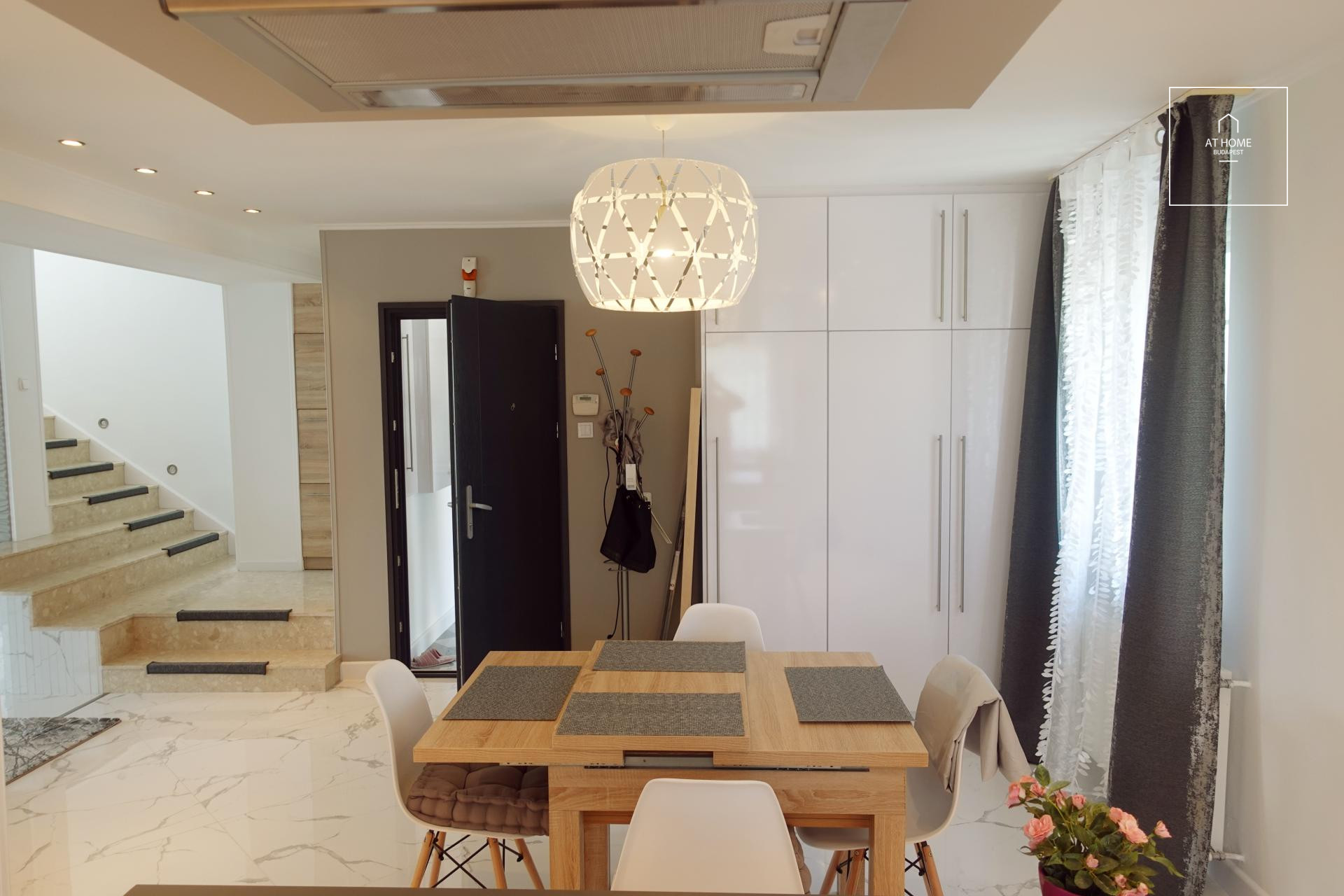 Beautifully Renovated Panoramic Apartment in Budapest, 2nd District – Törökvész