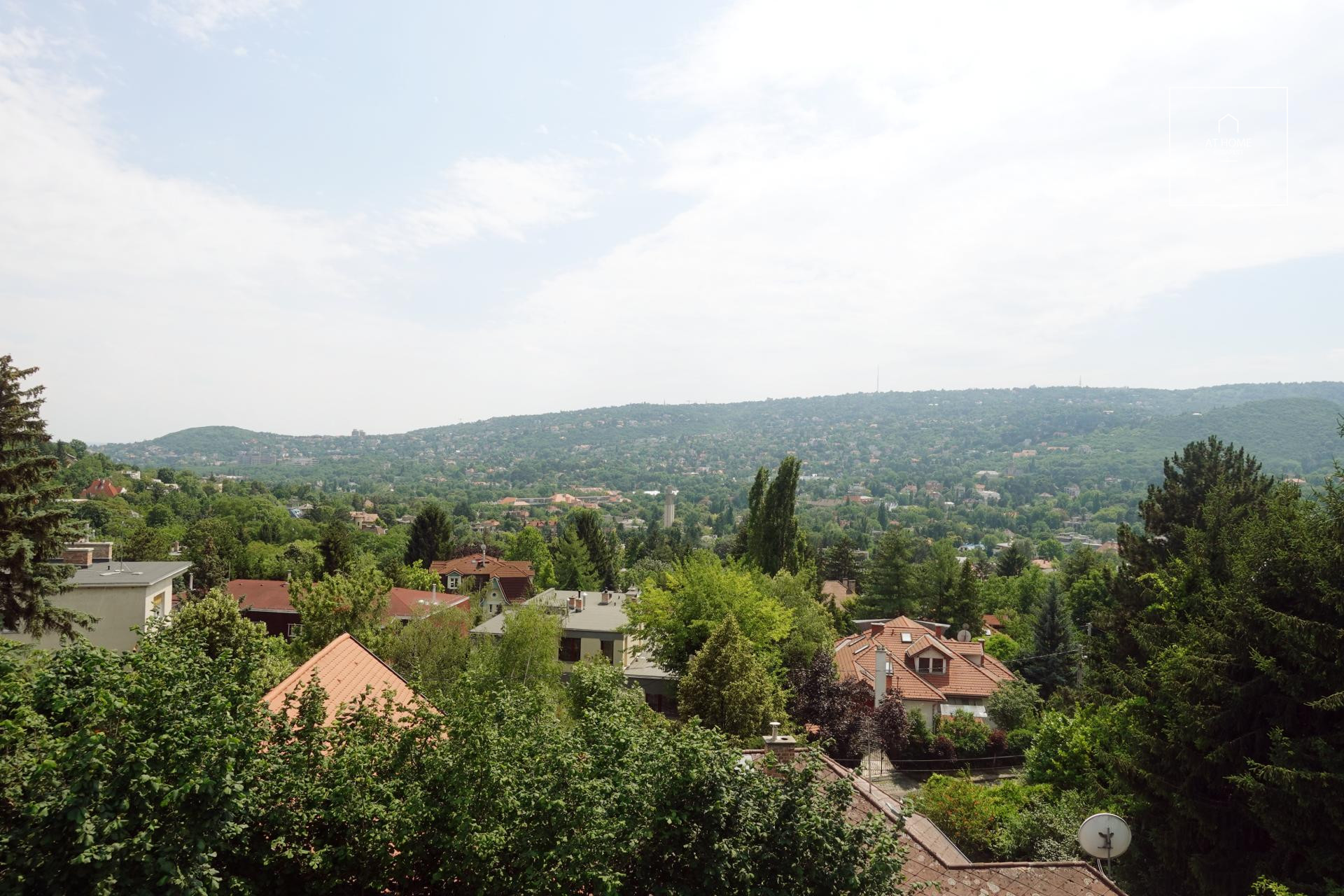 Gyönyörűen felújított panorámás lakás Budapest II. kerület, Törökvész