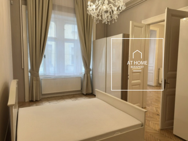 3 bedroom refurbished, classic apartment for sale in the 6th district of Budapest