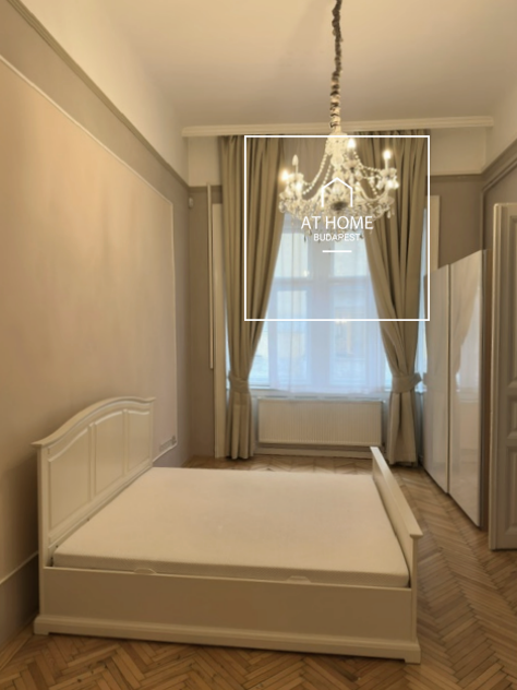 3 bedroom refurbished, classic apartment for sale in the 6th district of Budapest