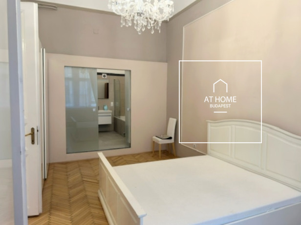 3 bedroom refurbished, classic apartment for sale in the 6th district of Budapest