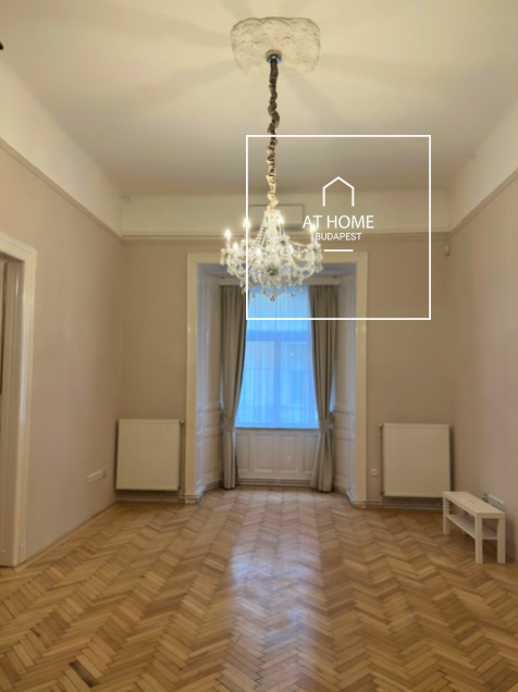 3 bedroom refurbished, classic apartment for sale in the 6th district of Budapest