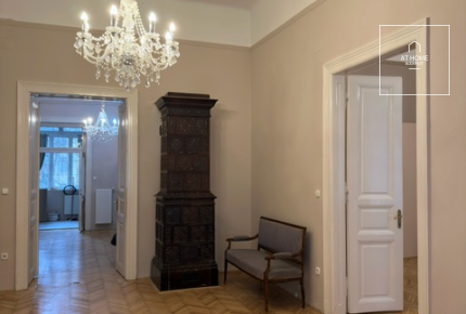 3 bedroom refurbished, classic apartment for sale in the 6th district of Budapest
