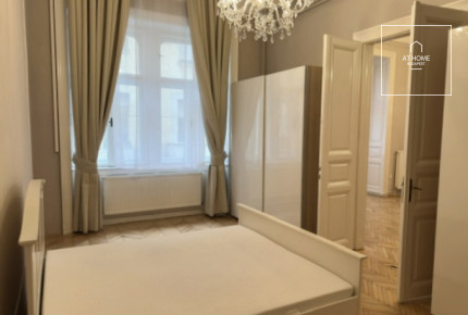 3 bedroom refurbished, classic apartment for sale in the 6th district of Budapest