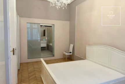 3 bedroom refurbished, classic apartment for sale in the 6th district of Budapest