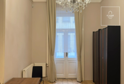3 bedroom refurbished, classic apartment for sale in the 6th district of Budapest