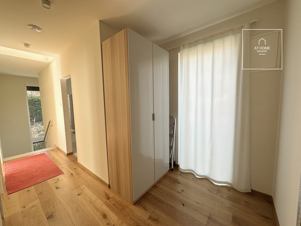 Minimalista stílusú 3 szintes családi ház III. kerület, Csúcshegy