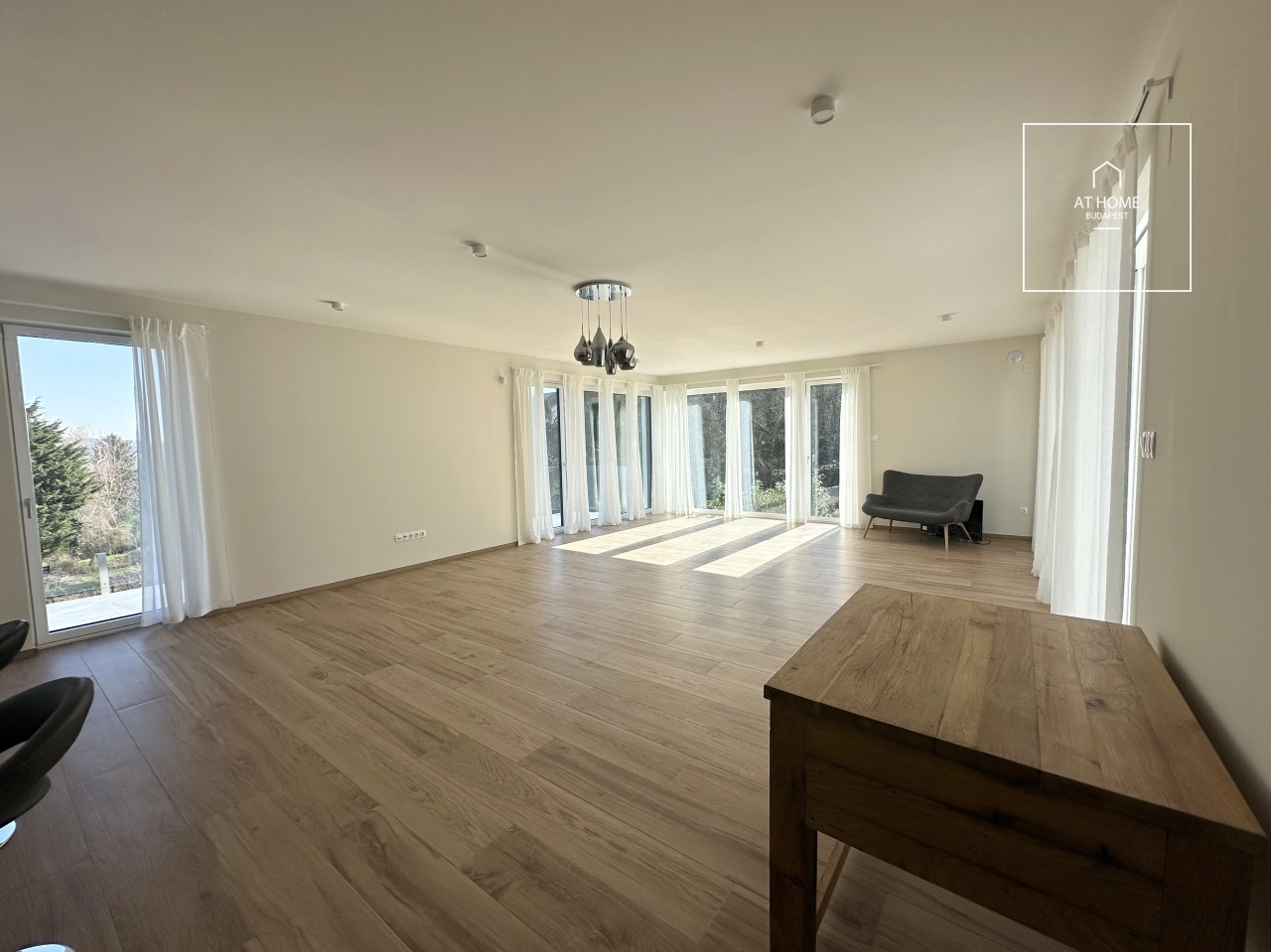 Minimalist-style 3-story family house in District III, Csúcshegy