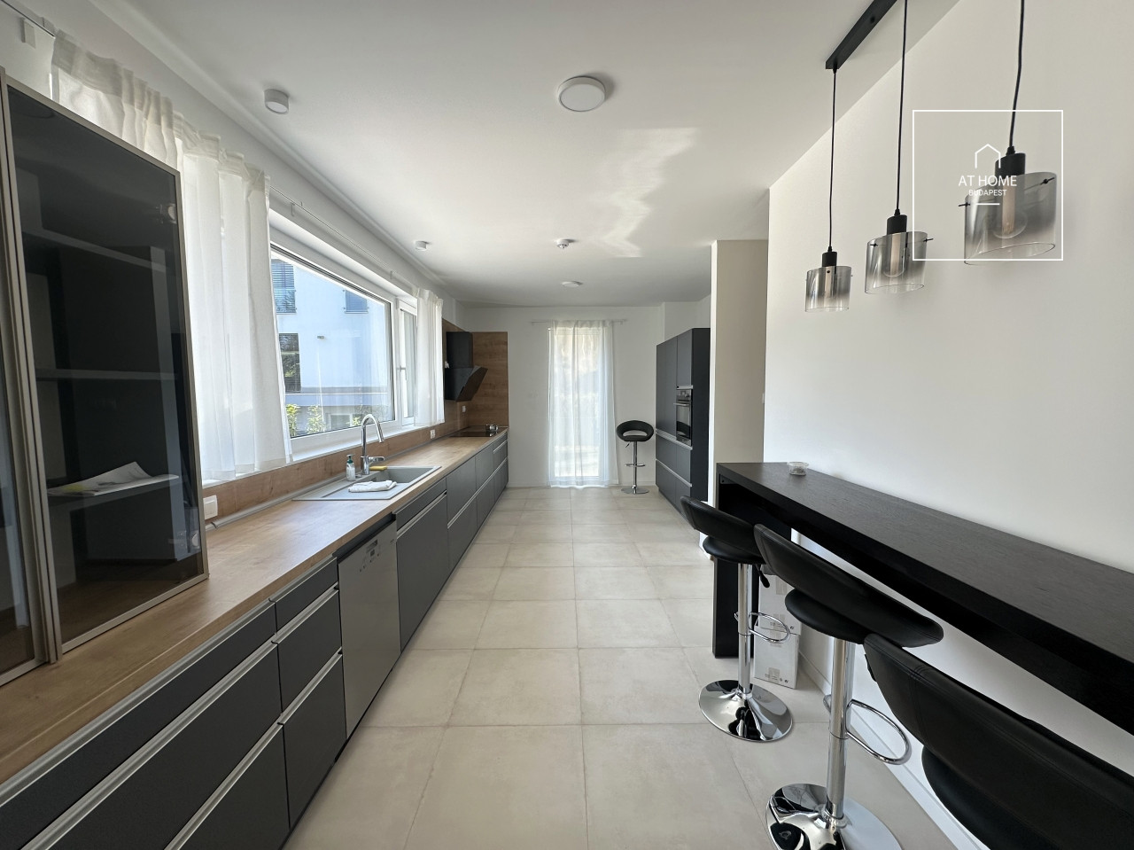 Minimalist-style 3-story family house in District III, Csúcshegy