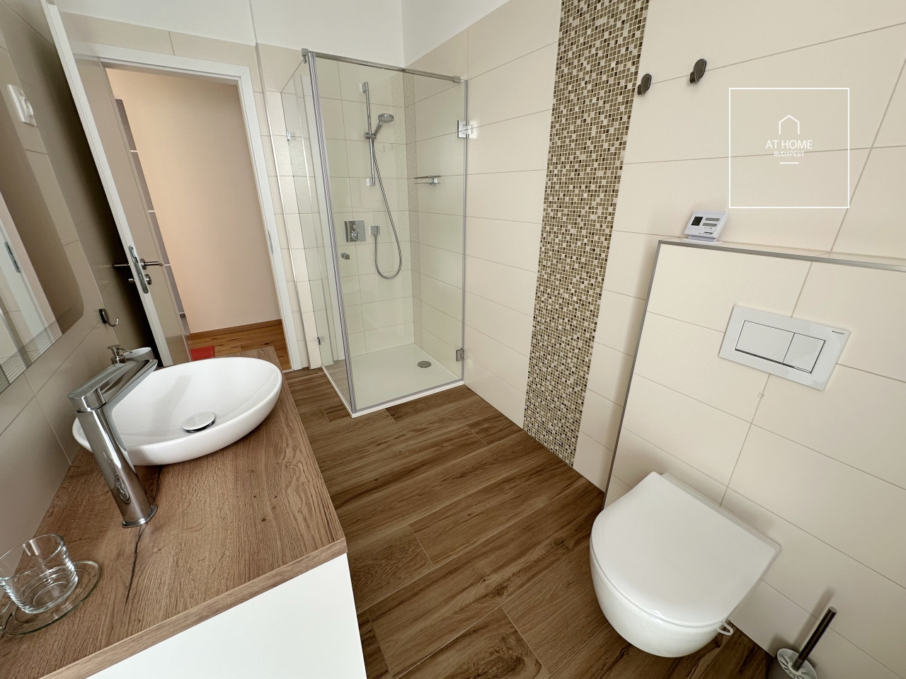 Minimalista stílusú 3 szintes családi ház III. kerület, Csúcshegy