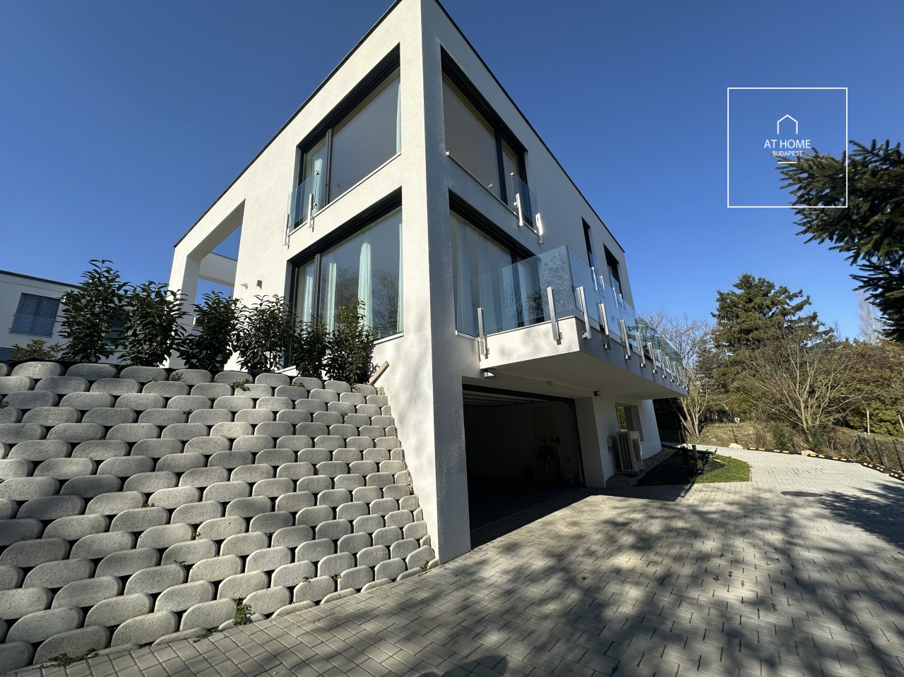 Minimalist-style 3-story family house in District III, Csúcshegy