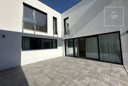 Minimalista stílusú 3 szintes családi ház III. kerület, Csúcshegy