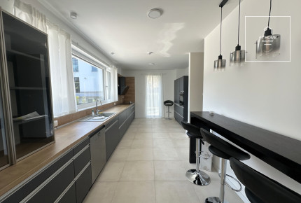 Minimalist-style 3-story family house in District III, Csúcshegy