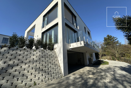 Minimalist-style 3-story family house in District III, Csúcshegy