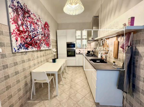 Renovated 124 sqm, 3-bedroom apartment in the VI district, Terézváros