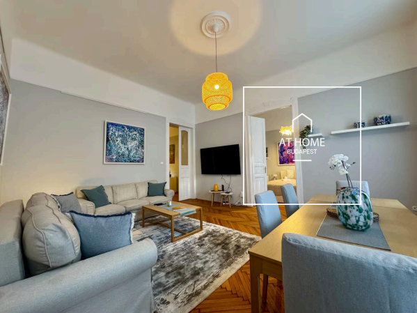 Renovated 124 sqm, 3-bedroom apartment in the VI district, Terézváros