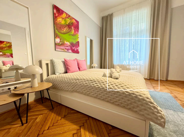 Renovated 124 sqm, 3-bedroom apartment in the VI district, Terézváros