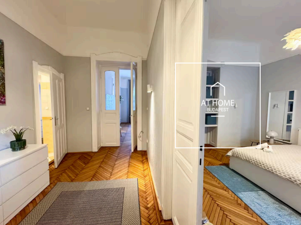 Renovated 124 sqm, 3-bedroom apartment in the VI district, Terézváros