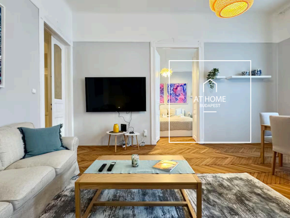 Renovated 124m² 3-bedroom apartment in the VI district, Terézváros