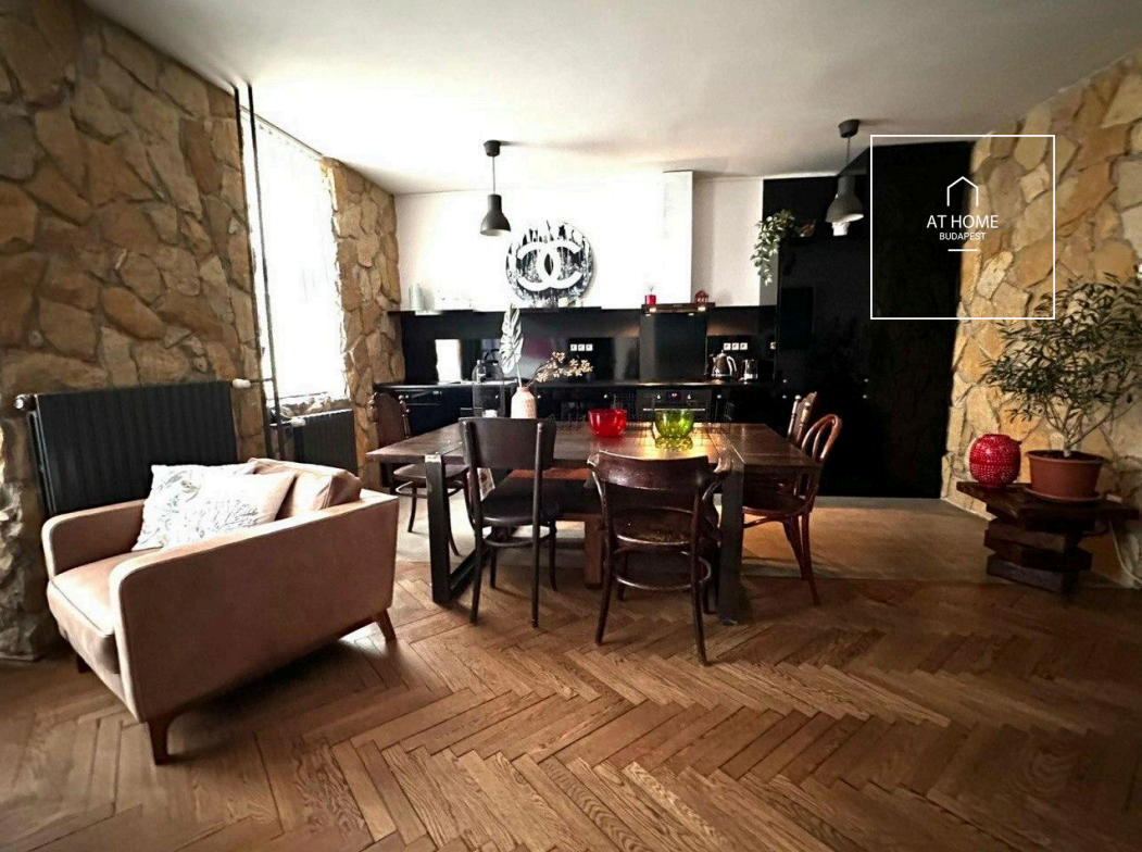 84m² 1-bedroom apartment in District I, Víziváros