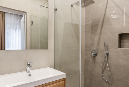 Renovated 2-Bedroom Apartment in District XIII, Újlipótváros
