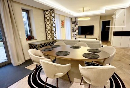 Luxury 3-Bedroom Ground-Floor Apartment with Garden Access in District II, Kurucles