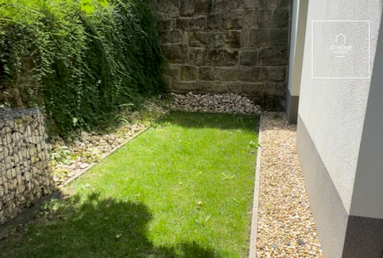 Luxury 3-Bedroom Ground-Floor Apartment with Garden Access in District II, Kurucles