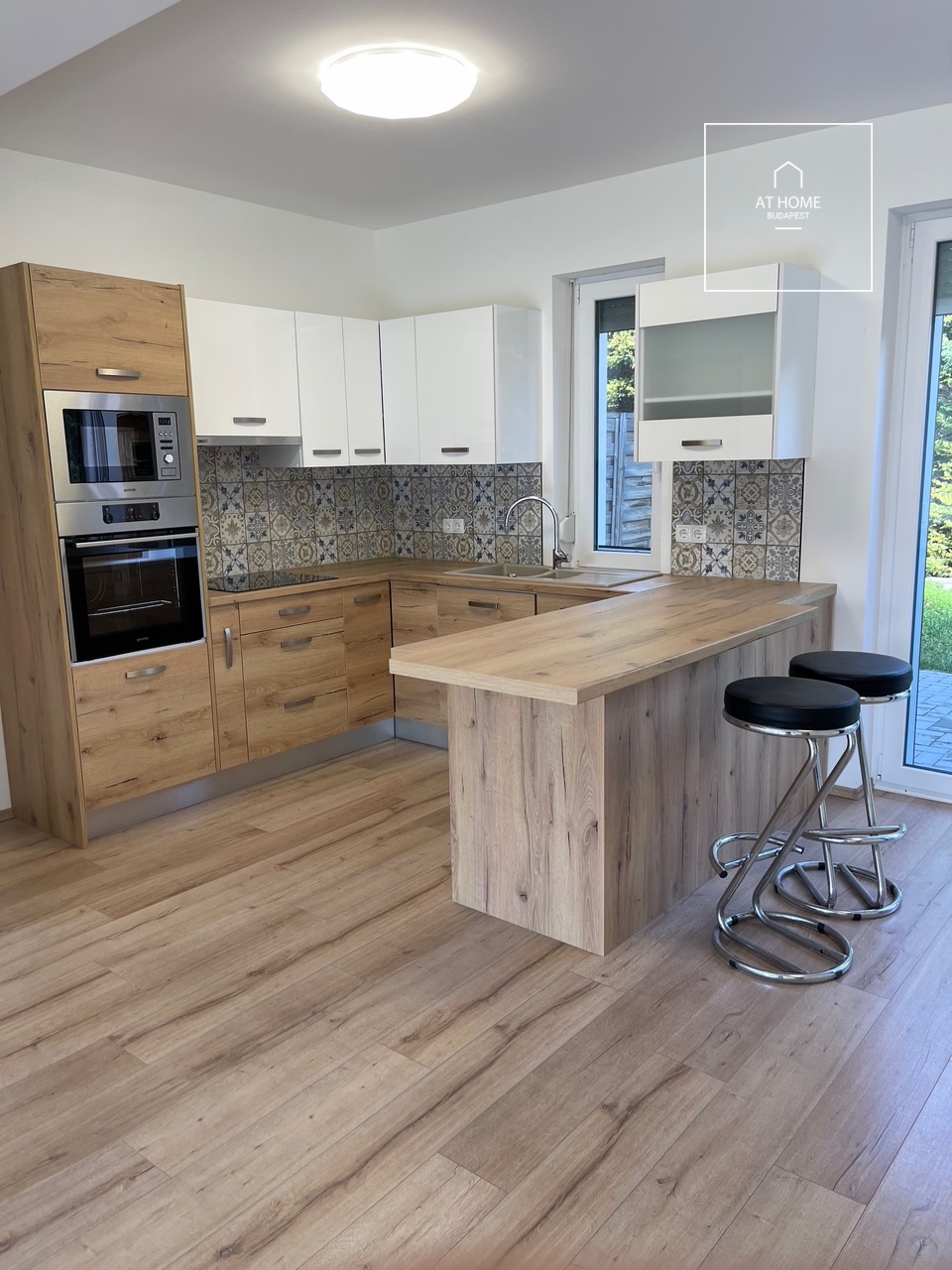 Two-story family house with a 450 sqm garden on the border of the XI. district and Budafok