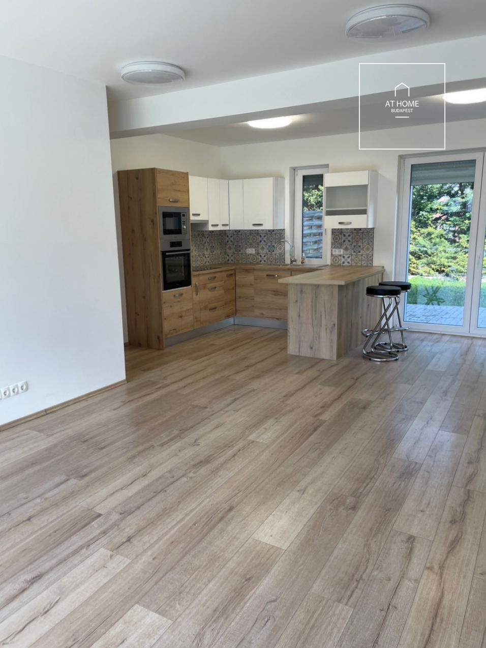 Two-story family house with a 450 sqm garden on the border of the XI. district and Budafok