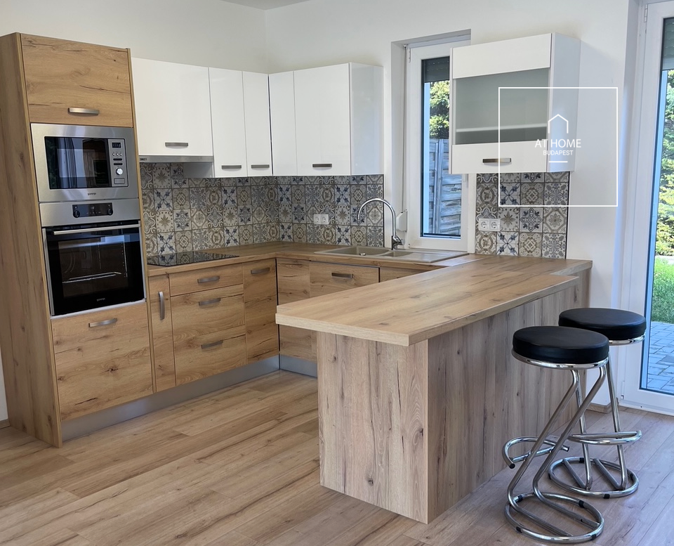 Két szintes családi ház 450nm-es kerttel a XI. kerület és Budafok határán