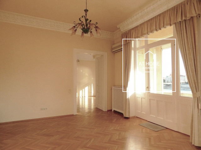 Renovated, bright apartment with a panoramic view in District V, Belváros-Lipótváros
