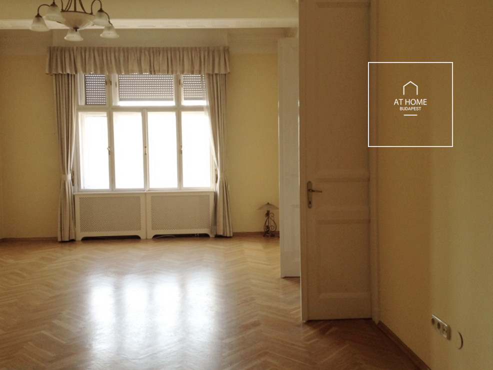 Renovated, bright apartment with a panoramic view in District V, Belváros-Lipótváros