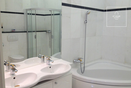 Renovated, bright apartment with a panoramic view in District V, Belváros-Lipótváros