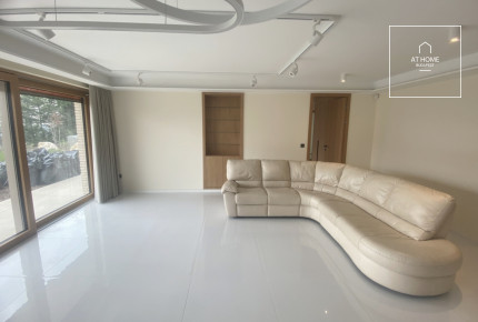 Newly built 3-bedroom ground-floor apartment with garden access in District XII, Istenhegy