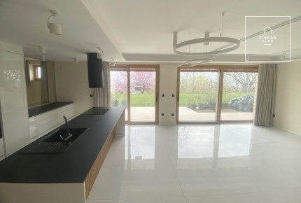 Newly built 3-bedroom ground-floor apartment with garden access in District XII, Istenhegy